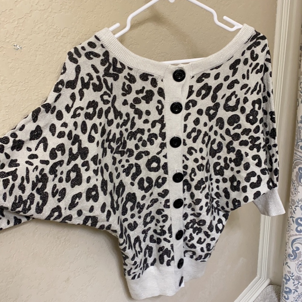 Leopard Sweater - Picture 3 of 3